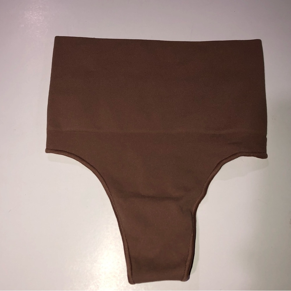 Skims Core Control Thong Shapeware